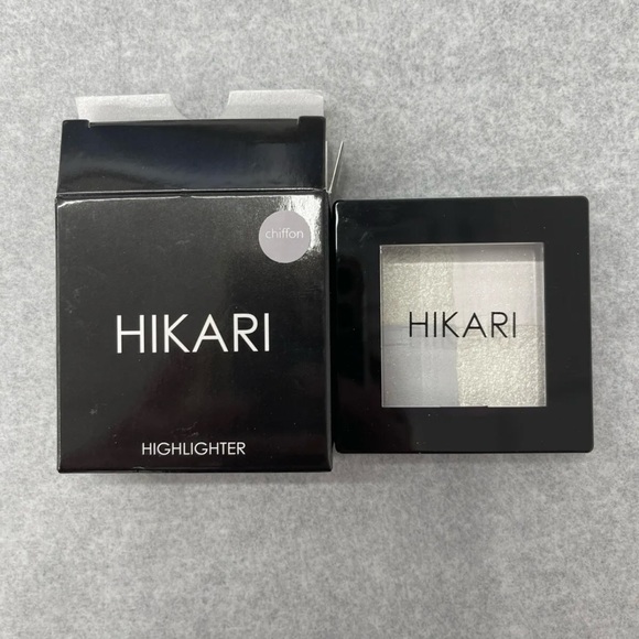 Hikari Powder Highlighter Pallet NIB  “Chiffon” - Picture 2 of 2